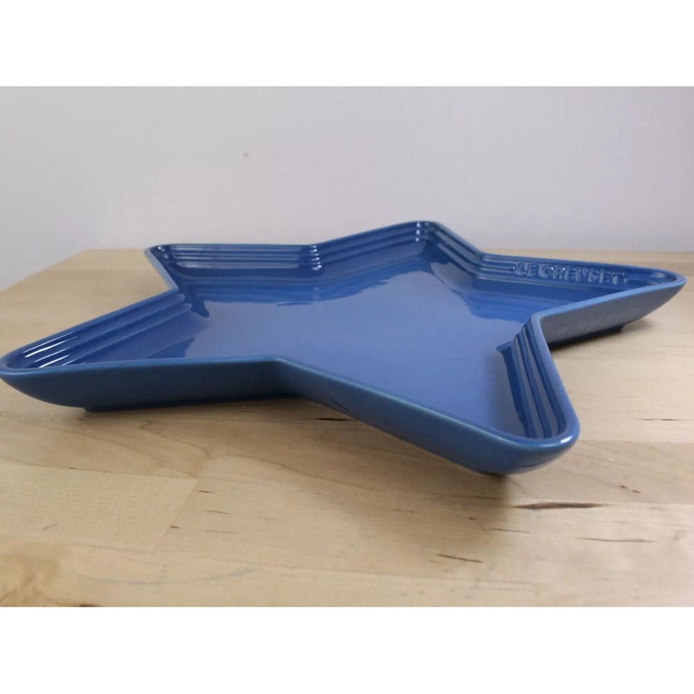 NEW IN BOX Le Creuset Star Platter Blue Marseille